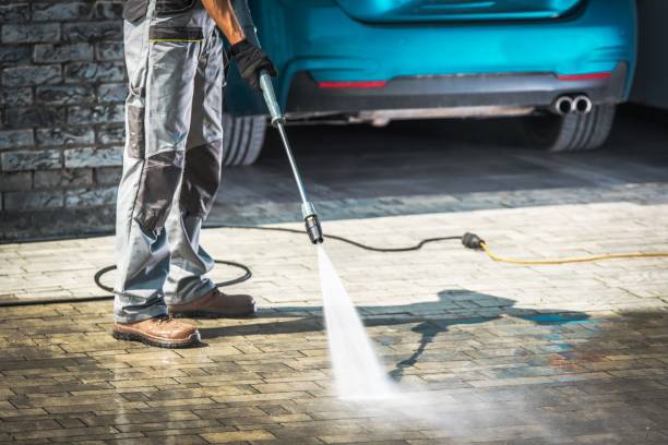 PRESSURE WASHING DRIVEWAY - J&J Detailing Services  