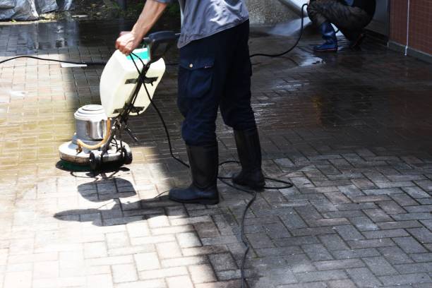 PRESSURE WASHING DRIVEWAY - J&J Detailing Services  